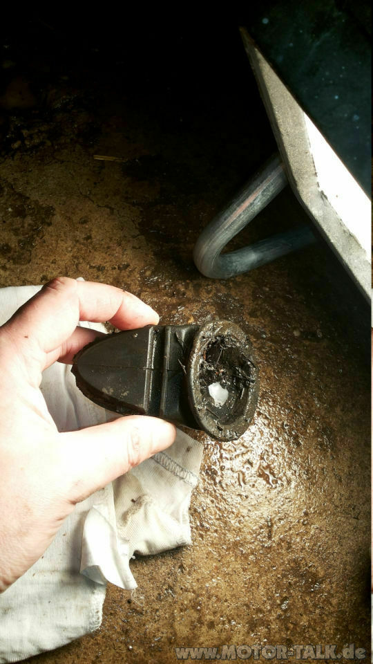 Omega B - Wasser im Fußbereich Beifahrerseite