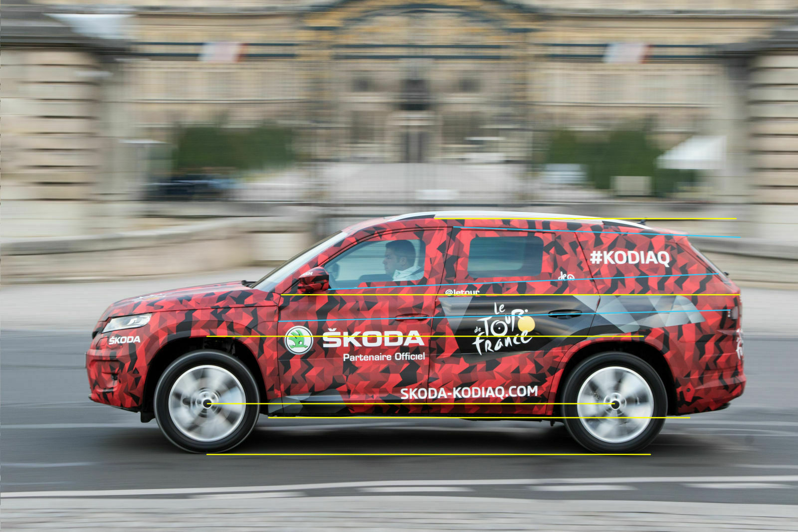 So fährt der tschechische Bär im Tarnkleid