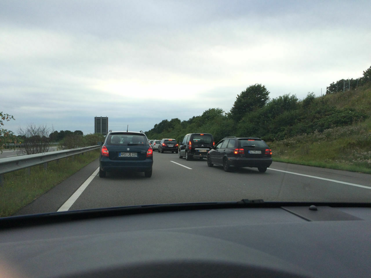 Der Schrottplatz - Spiegelsymmetrisch des Showrooms