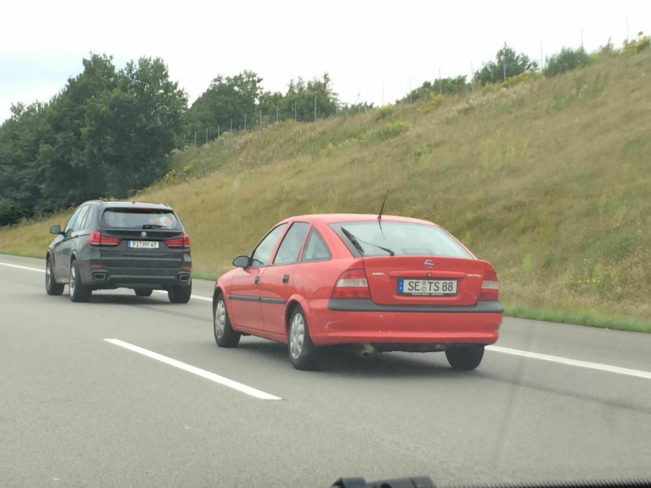 Der Schrottplatz - Spiegelsymmetrisch des Showrooms