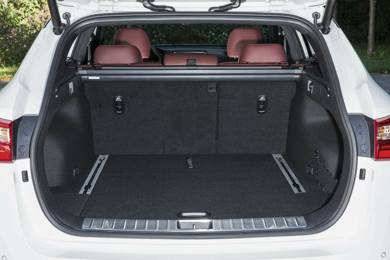 Der Kofferraum des Kombi-Kia packt 552 bis 1.686 Liter Ladung ein