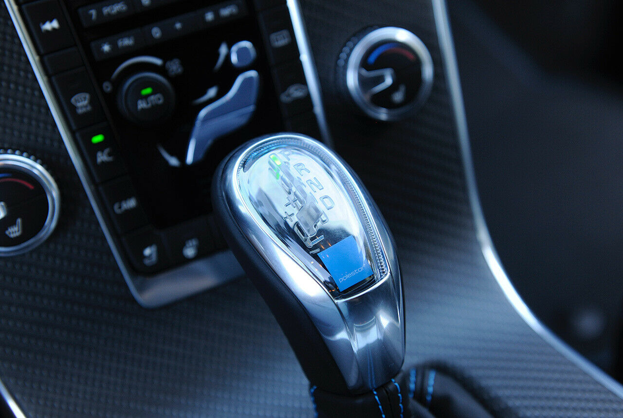 Die Achtgang-Automatik schaltet schnell und bringt den drehfreudigen Charakter des Vierzylinders gut zur Geltung