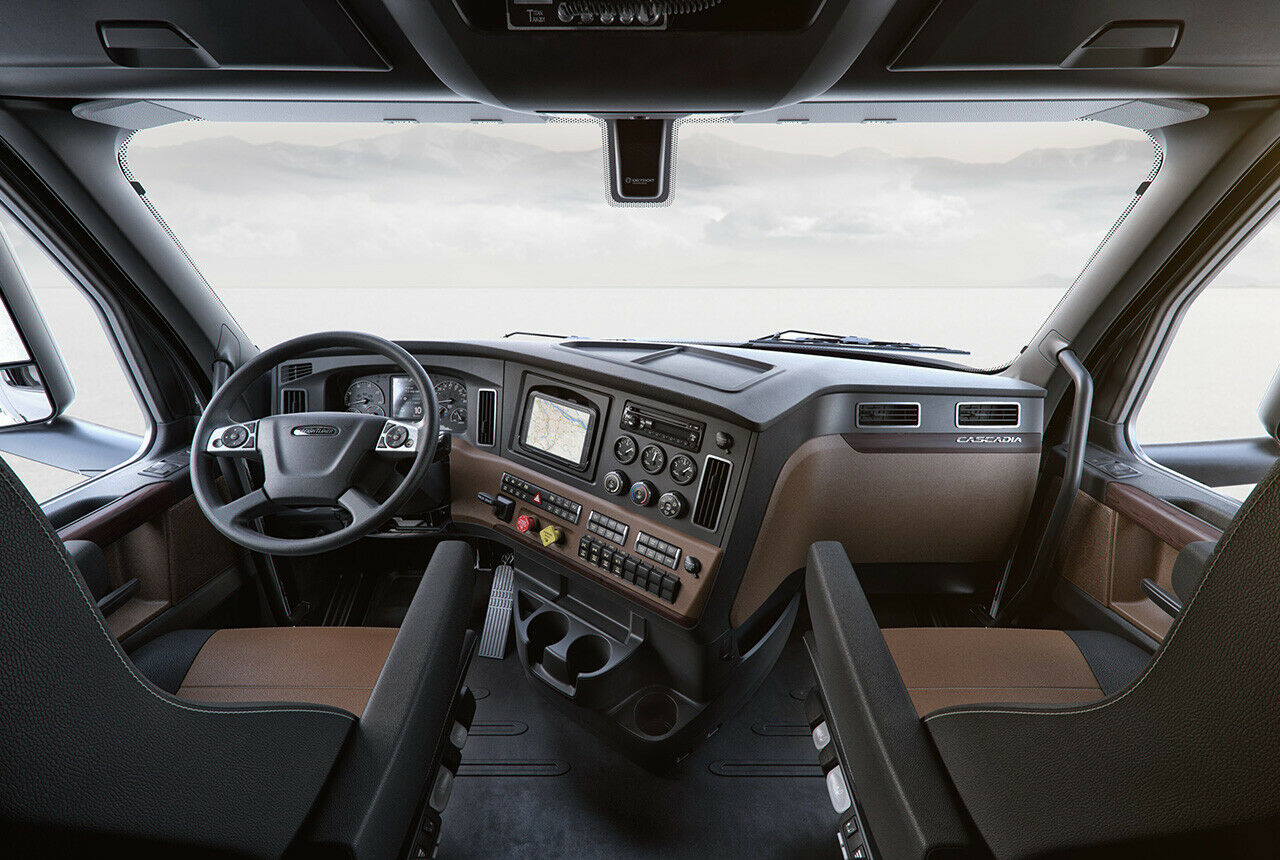 Innenraum des Freightliner Cascadia: Kollisionsverhinderer, Spurhalteassistent und Abstandstempomat können otpional hinzugebucht werden
