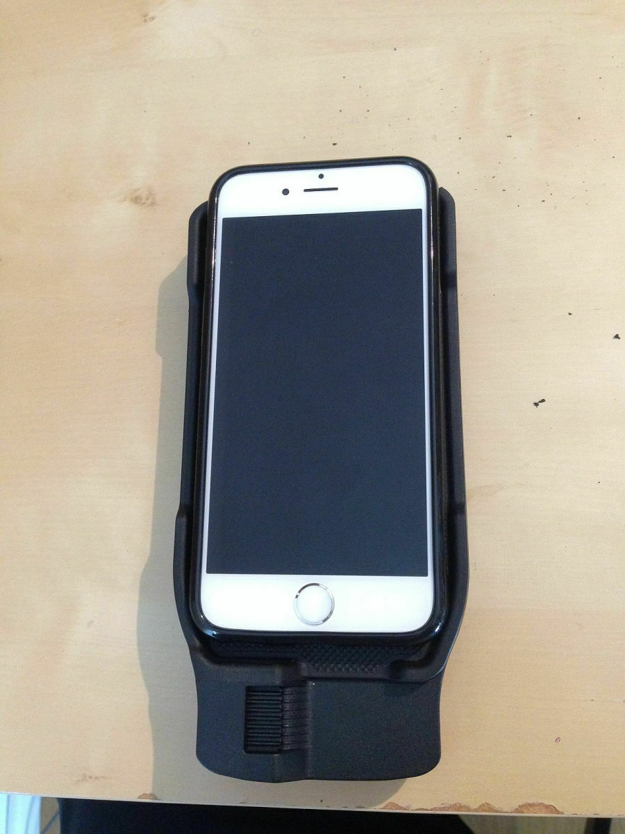 Universelle Handyablage zu klein für IPhone 6 - Zurecht schneiden/sägen?