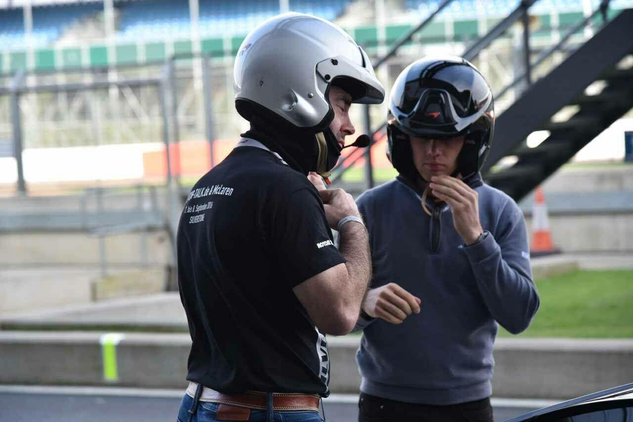 Kurz vor dem Start: Shrekmachine macht sich fertig f&uuml;r den Silverstone Circuit