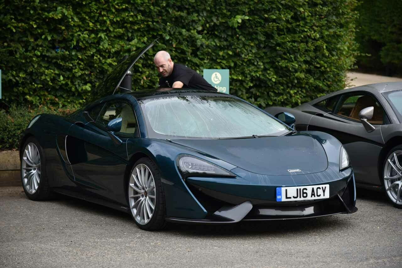 370 Liter fasst der Kofferraum des 570GT. Genug f&uuml;r einen kleinen Weekender