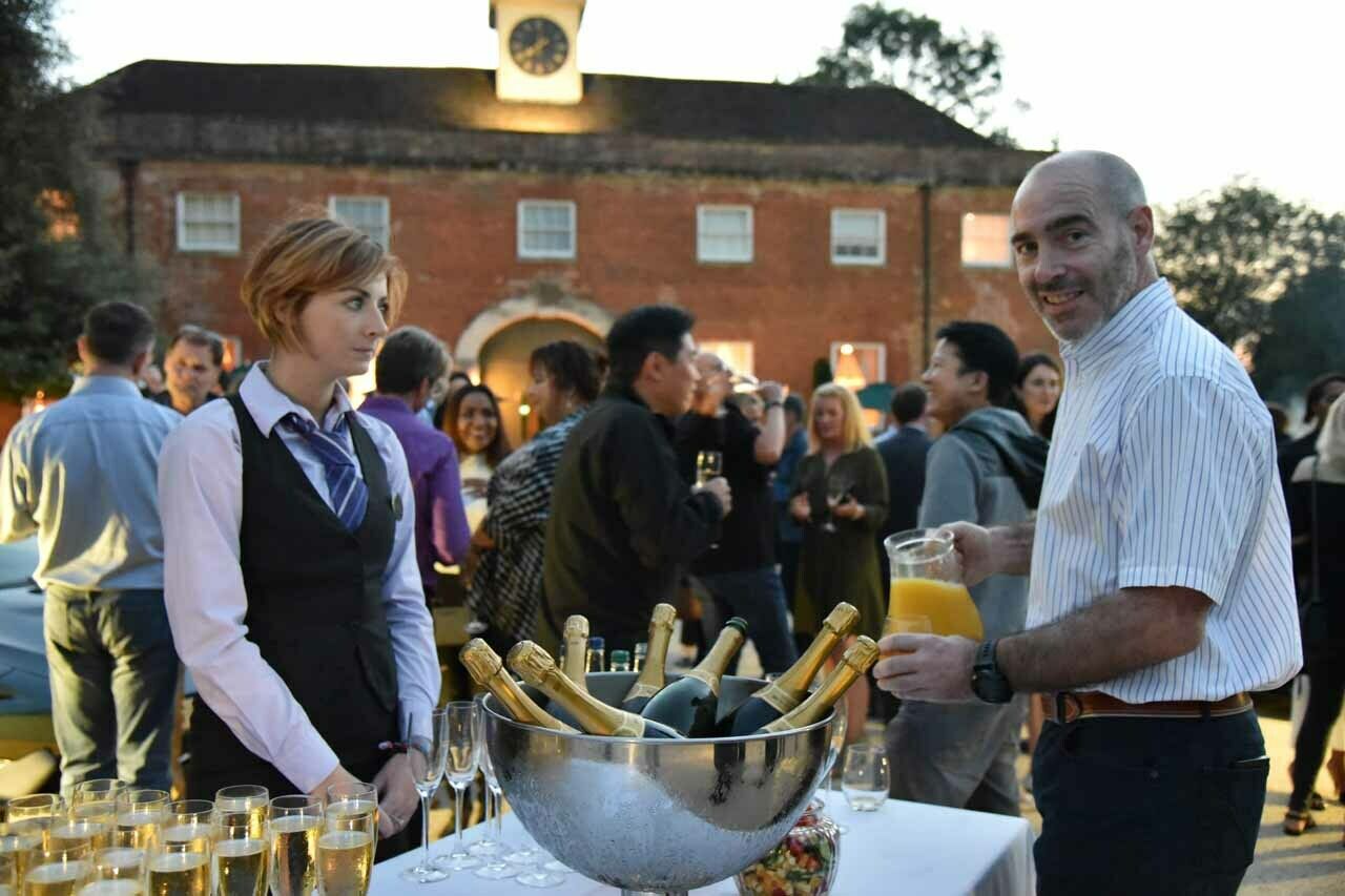 Vorbildlich: Shrekmachine nimmt Orangensaft statt Champagner