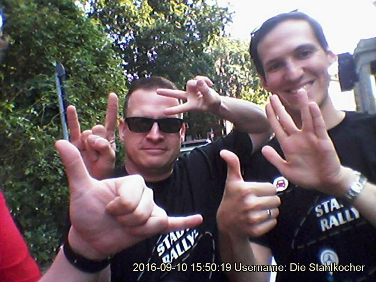 F&uuml;r diese Aufgabe hat sich Team C-Cabrio eine Hand geborgt...