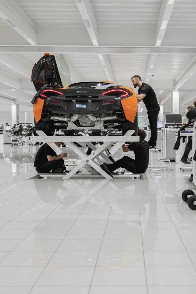 Elf Tage dauert es, bis ein McLaren fertig ist
