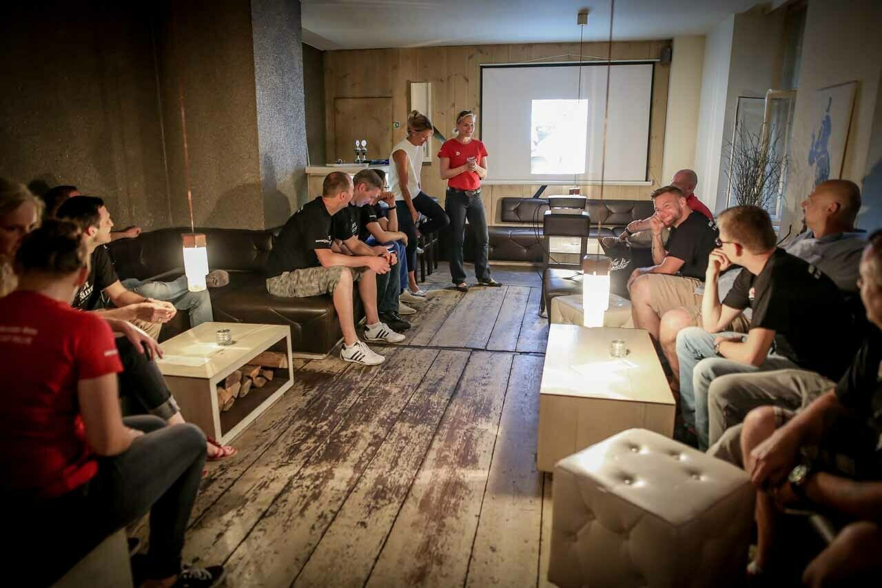 Nach der Rallye: Pr&auml;sentation der Sieger