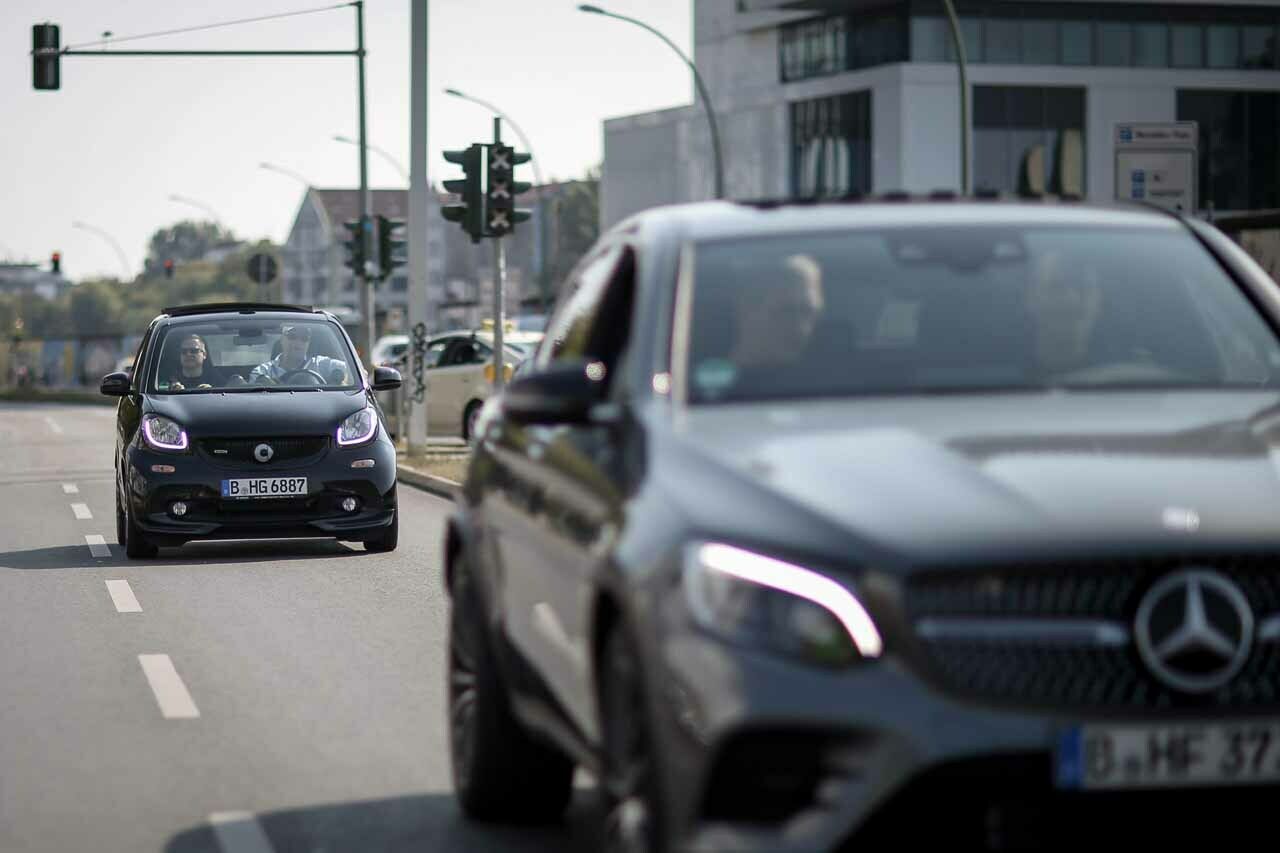 Das Team im Smart Brabus hatte mit dem kleinen Flitzer viel Spa&szlig; in der Stadt. Kein Wunder mit dem neuen 0,9-Liter-Dreizylinder und 109 PS
