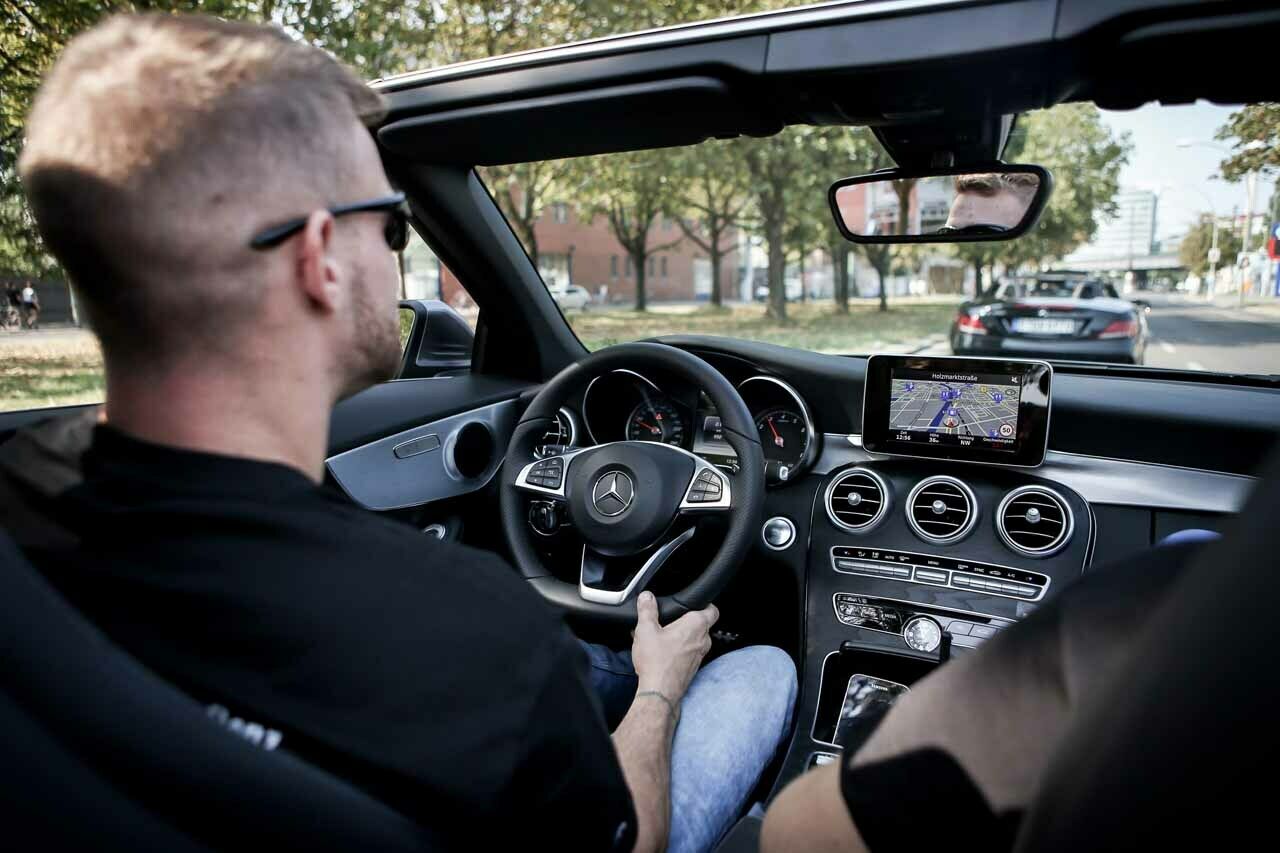 Cdalida bei der Einf&uuml;hrungsrunde im C-Cabrio. Das Verdeck des C-Cabrio l&auml;sst sich bis 50 km/h &ouml;ffnen, war bei unserer Rallye aber die ganze Zeit offen