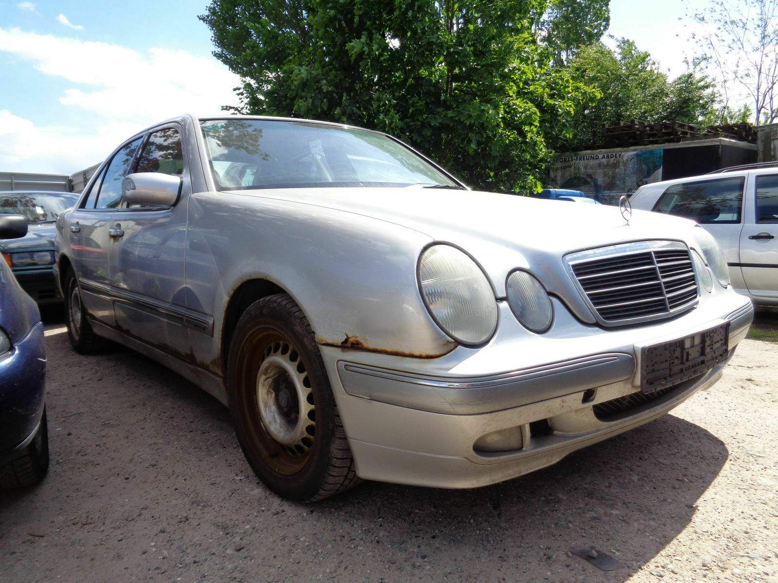 W210 Rost Mercedes-benz-w210-3 : Der Schrottplatz - Spiegelsymmetrisch des ...