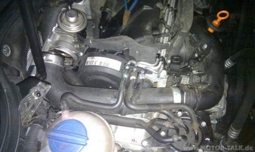 Bild1-motorabdeckung-ab-schlauch-zur-regelklappe-ab