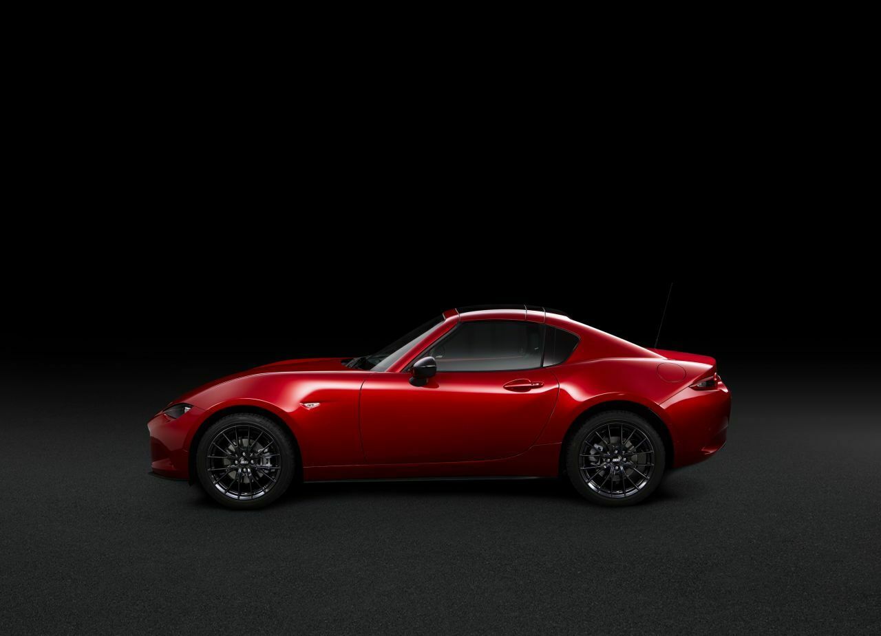 Mazda MX-5 RF: Der Basispreis betr&auml;gt knapp 30.000 Euro. Das liegt zum Teil daran, dass Mazda die kleine Motorisierung des Roadsters nicht anbietet