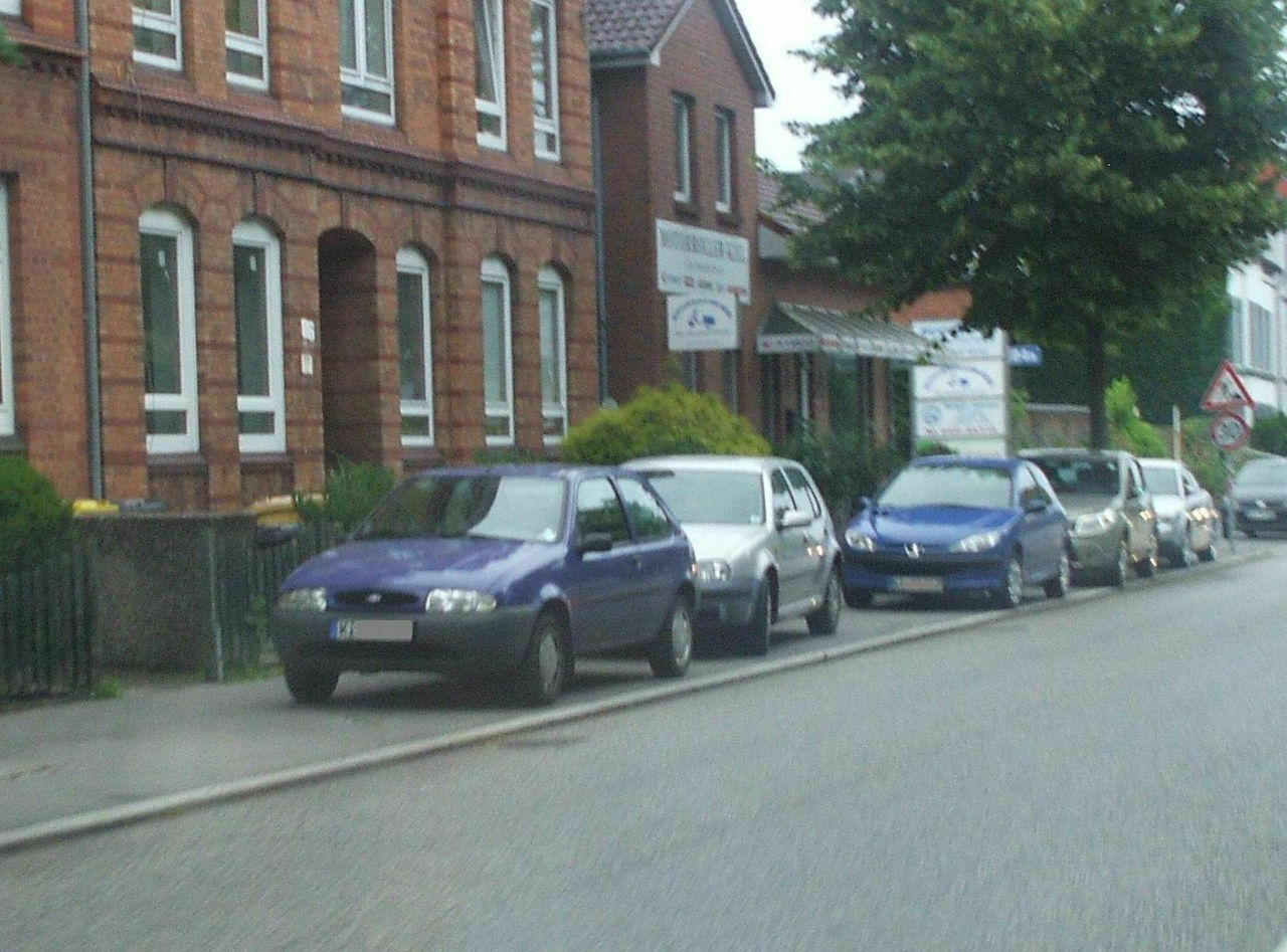 Der Schrottplatz - Spiegelsymmetrisch des Showrooms