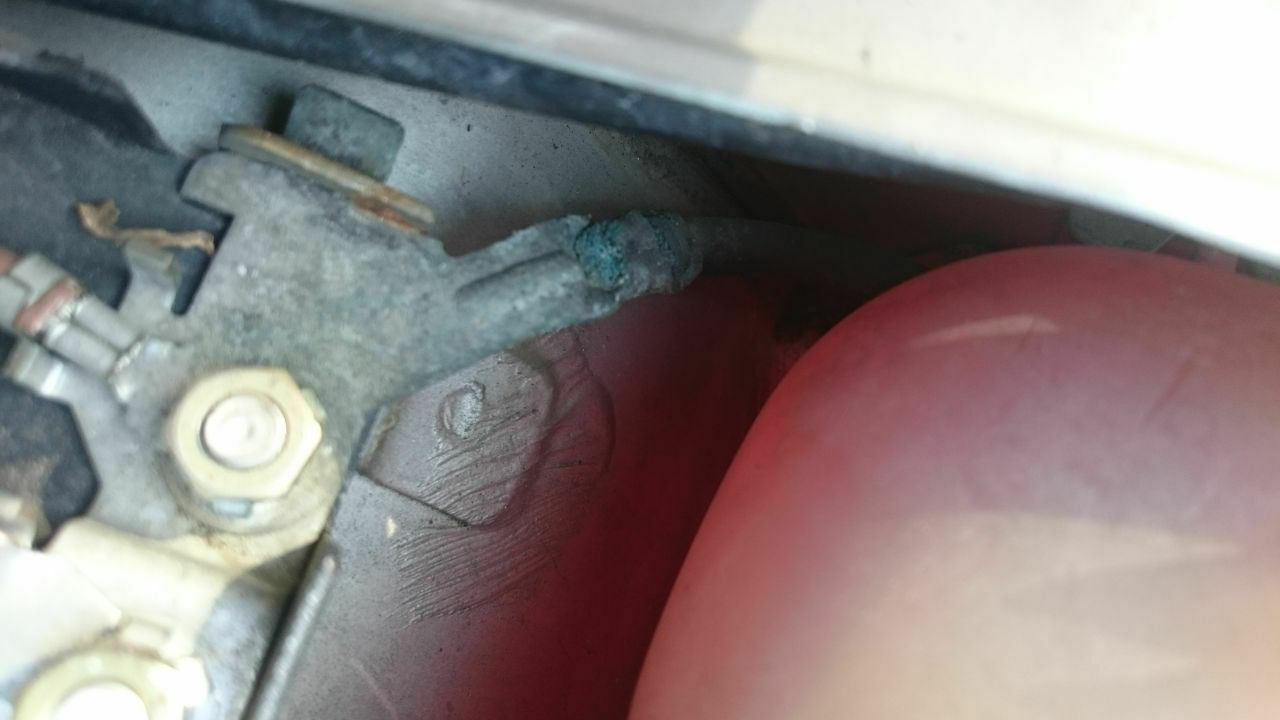 Tacho und Drehzahlmesser tot, Batterie?