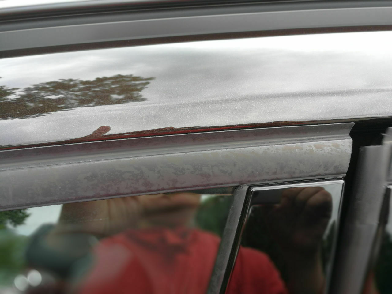 Fensterrahmen ausgeblichen beim neuen Fahrzeug