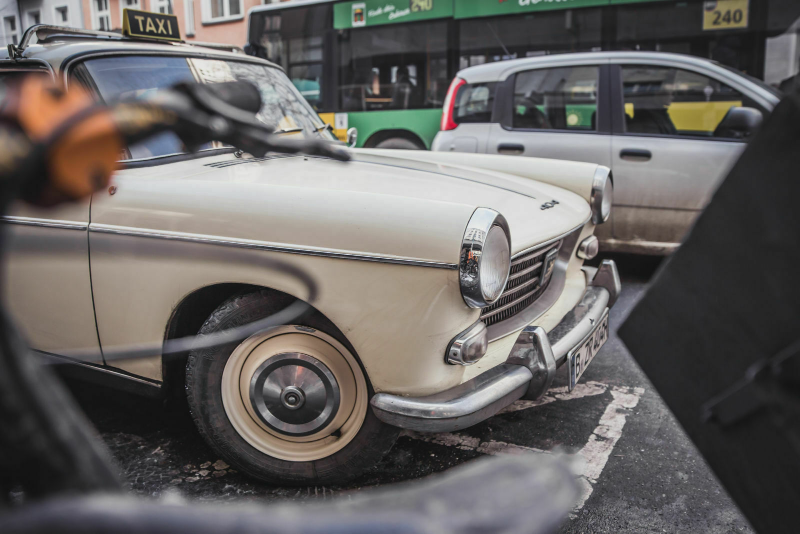Der Peugeot 404  von Matthias Zierau hebt sich wohltuend vom automobilen Einheitsbrei ab