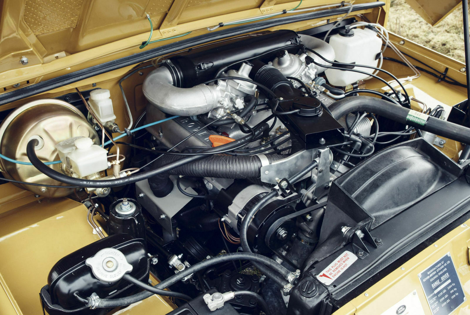 Der Rover-V8 im Range Rover Classic leistet 135 PS und kommt auf 251 Nm Drehmoment