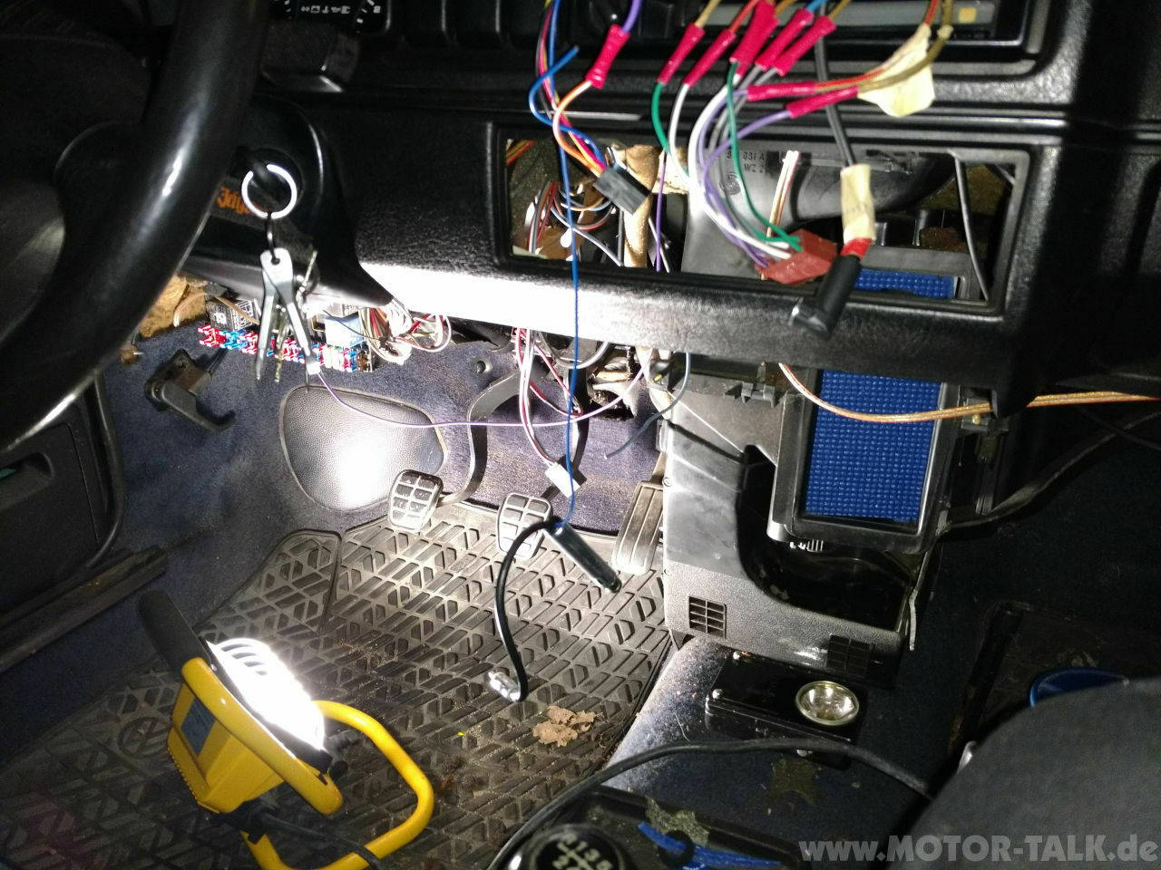 Teil 2 Der Golf muss leben! Heute: Radioelektrik instand setzen