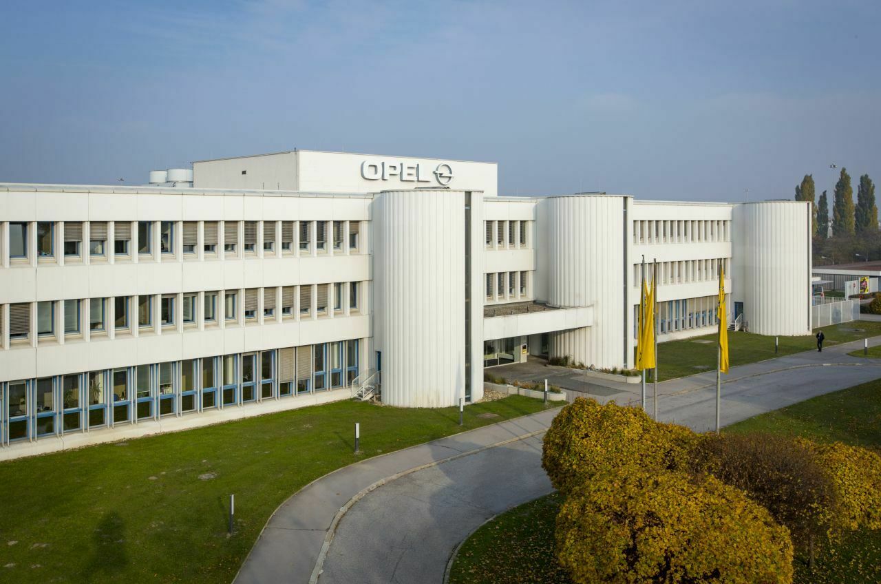 Opel-Werk Aspern bei Wien: Knapp 1.500 Opelaner produzieren hier Motoren und Getriebe, und zwar seit 1982