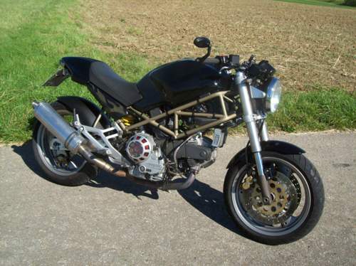 Ducati M 900 Monster