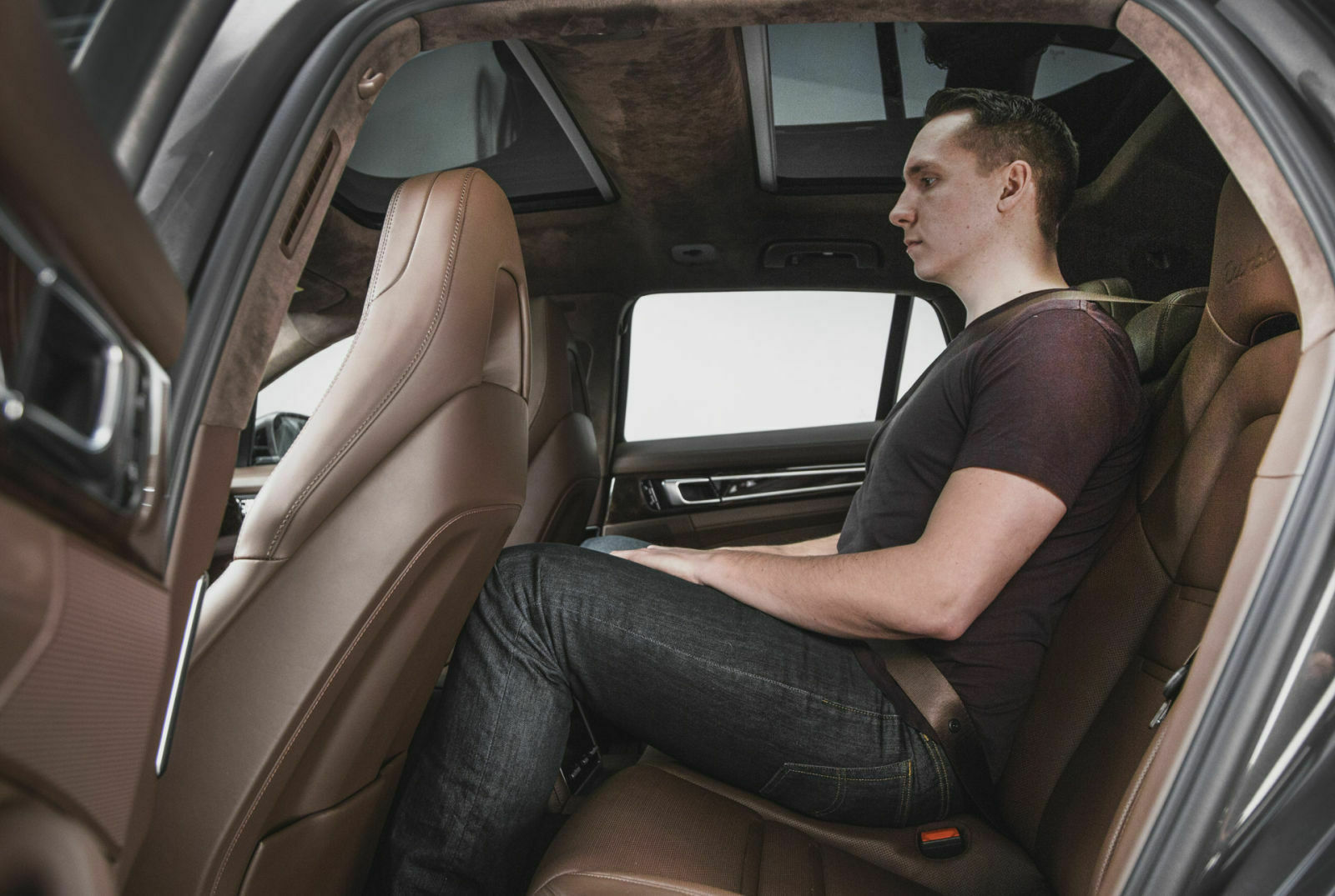 Hinten, Mitte: Die Schultern sortieren sich vor die äußeren Mitfahrer. Man muss sich mögen, aber es funktioniert