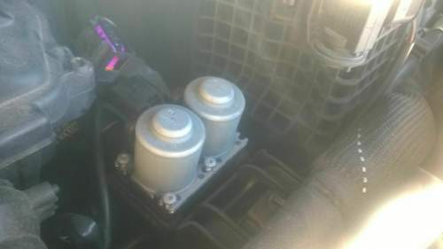 Das Ventil mit teilw. gelö. Schrauben