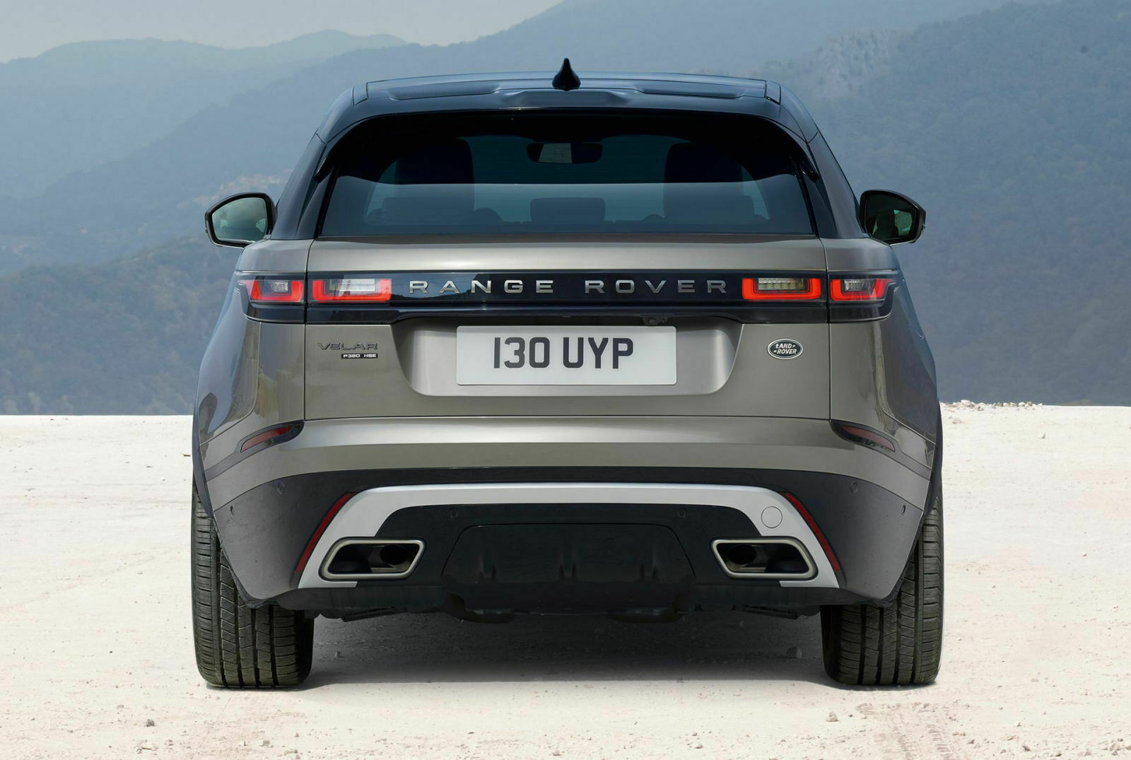 673 Liter Gepäck passen hinter die Heckklappe des Velar, maximal 1.731 sind es bei umgelegter Rückbank