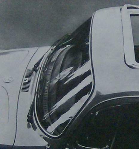 03-mit-haubenemblem-02