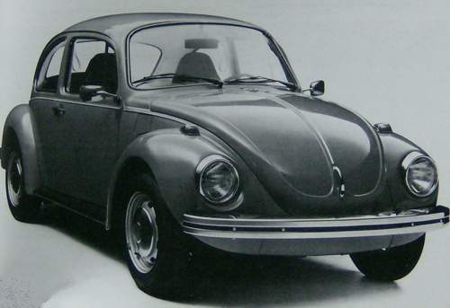 03-mit-haubenemblem-01