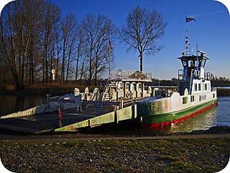 Autofaehre-mondorf-2