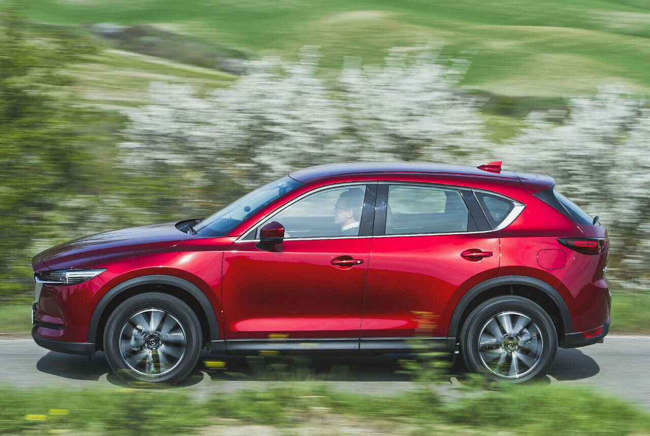 Der Mazda CX-5 wird nur wenig länger, die A-Säule rutscht aber etwas nach hinten und verlängert so die Motorhaube