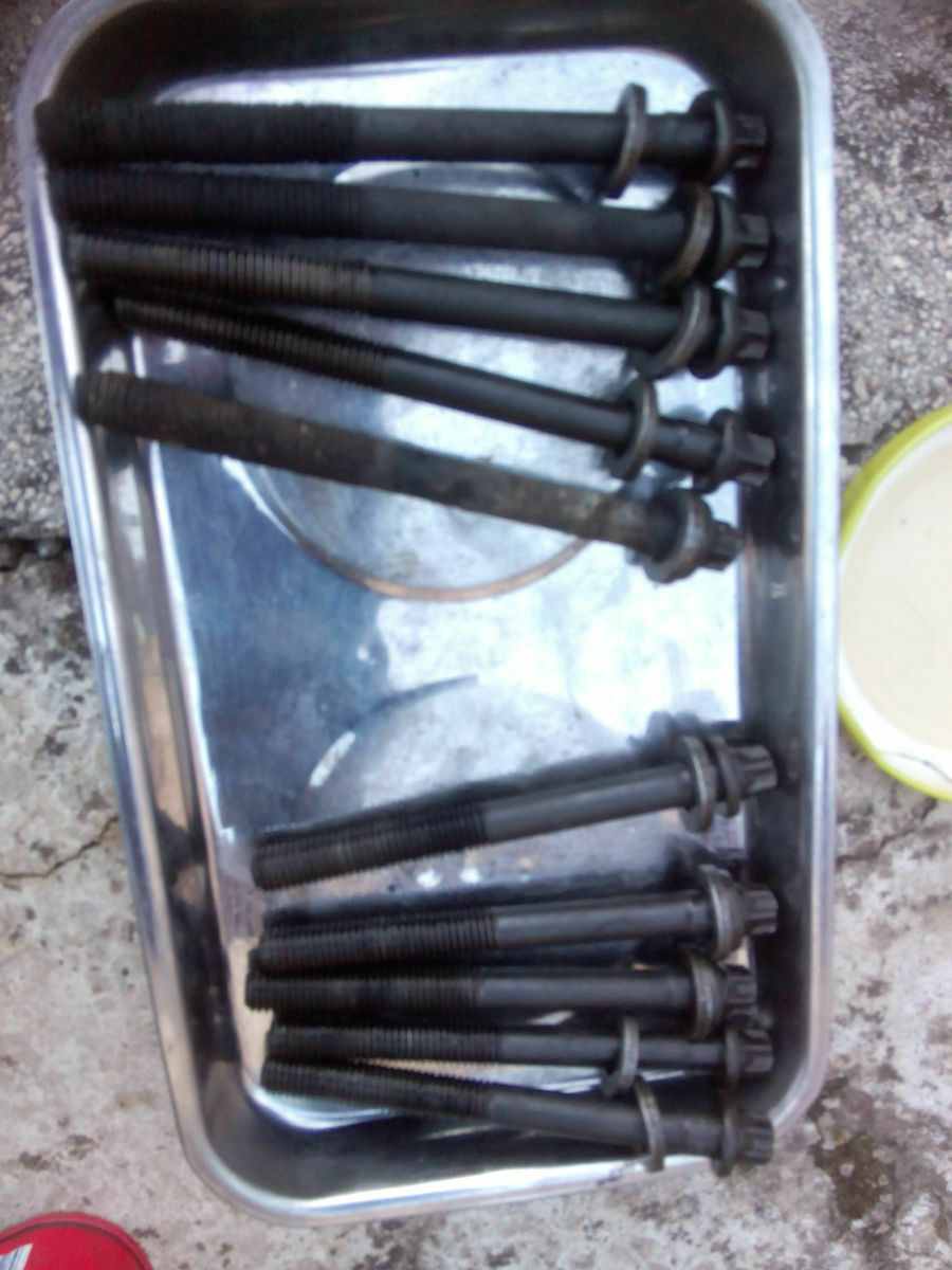 CLIO 1; B57B05, Bj 8/1994, 295.000 km; E7J.7.10 Steuerriemen defekt (nach 70.000 km/6.5 Jahre)