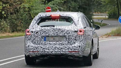 2017-opel-insignia-sports-tourer-spy-photo.jpg