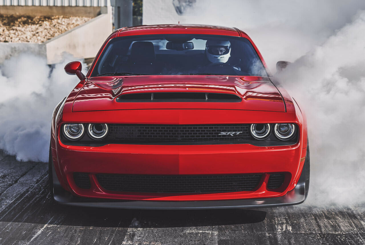 Beim Burnout werden die Reifen so weich, dass sie Gummifäden ziehen