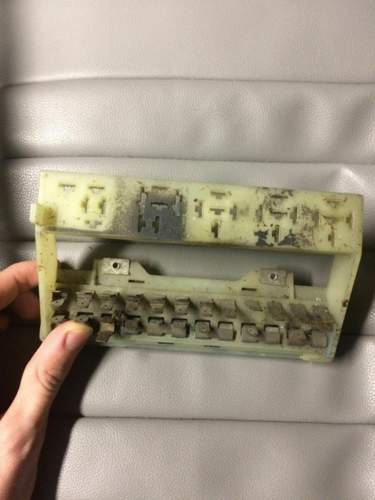 VW Kaefer Sicherungskasten 2.jpg