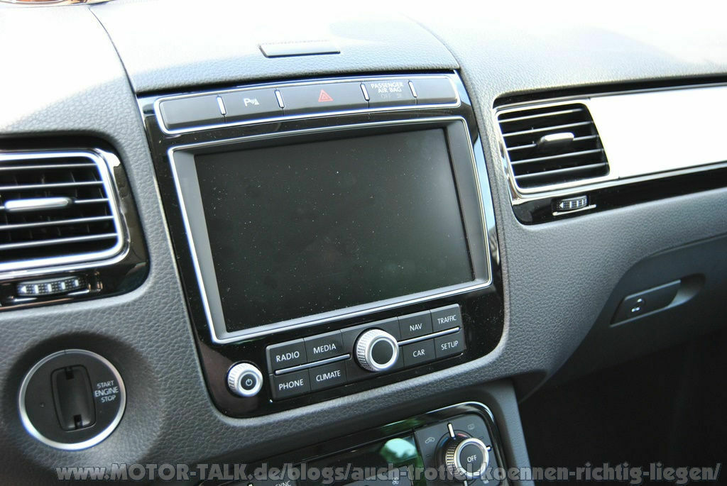 Großes Navi mit guter, logischer Bedienung