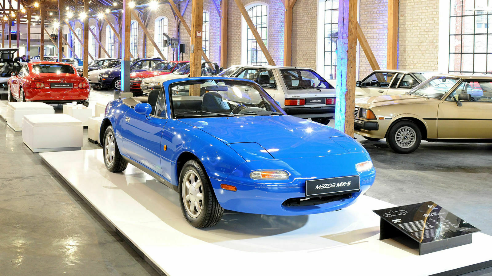 Die Klappscheinwerfer werden zum markanten Designstück des MX-5