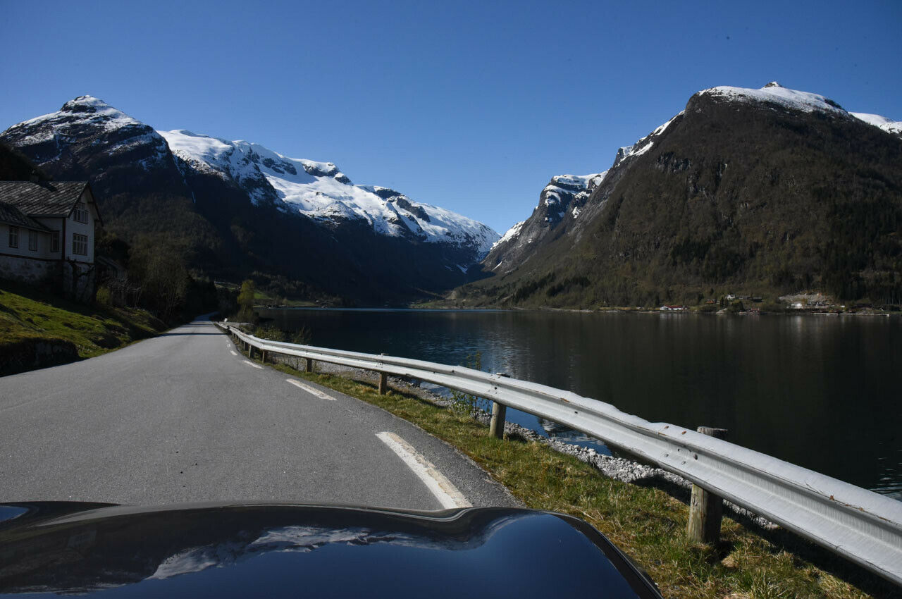 Tarumaussicht aus dem Cockpit des Mazda MX-5 RF