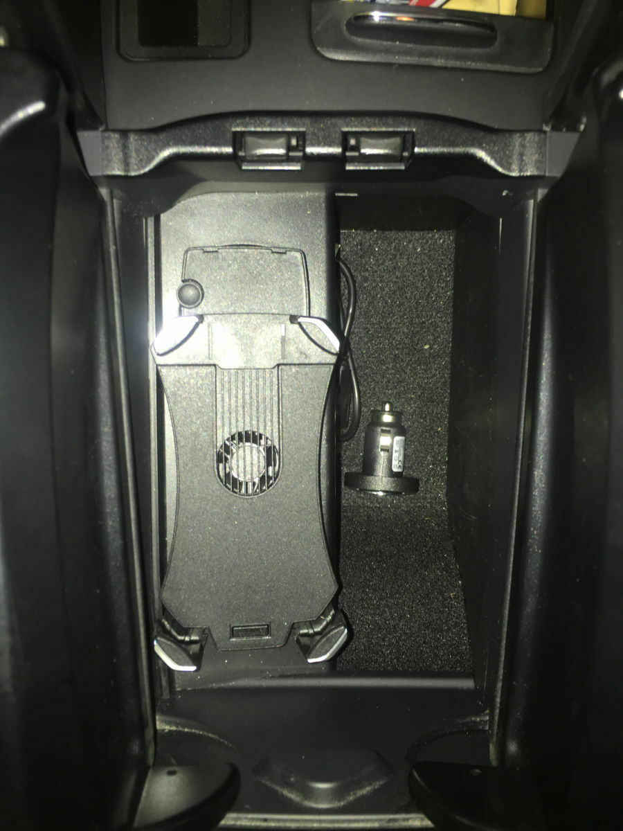 IPhone 6 (6 Plus) Aufnahmeschale für Mercedes ( C-Klasse W204 ) / COMAND APS