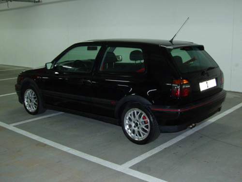 Vw-061-sommer-edition-schraegansicht-von-hinten-links