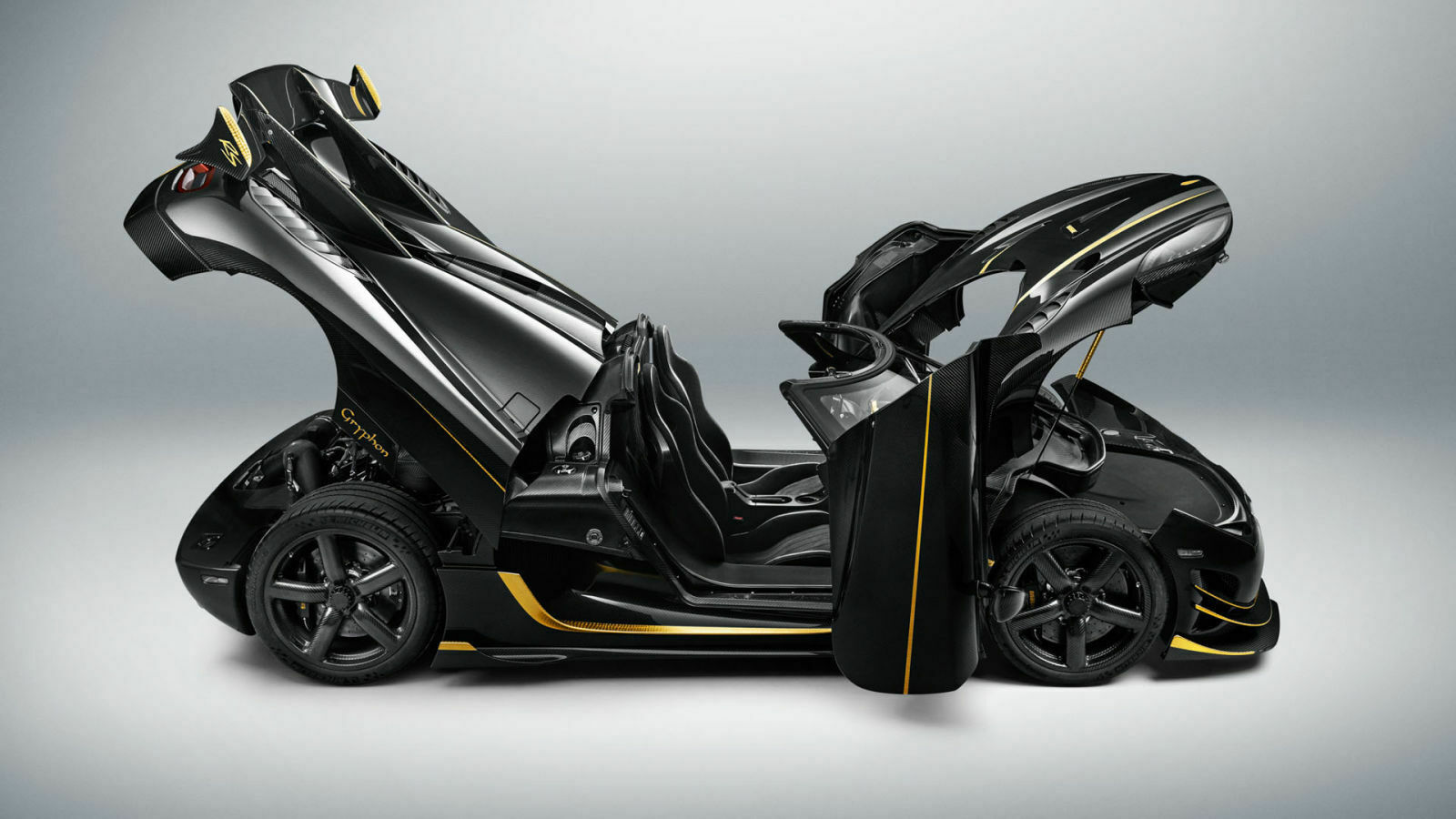 Viele der Anbauteile des Koenigsegg Gryphon überlebten den Crash nicht. Auch sonst hat Koenigsegg mit dem zukünftigen Testauto noch viel Arbeit