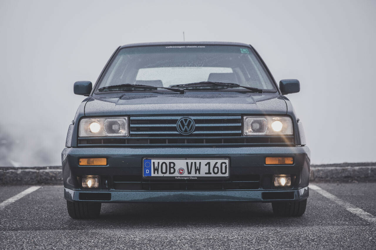 Nur beim Rallye-Golf: Die eckigen Linsen-Scheinwerfer gab es nur in der ...