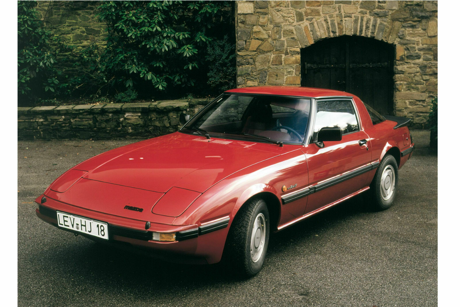 Erstmals erblickte der RX-7 1978 das Licht der Welt