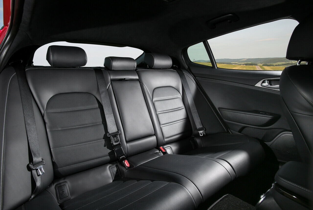 Der Radstand von gut 2,90 Metern schafft Platz für die Passagiere auf der Rückbank