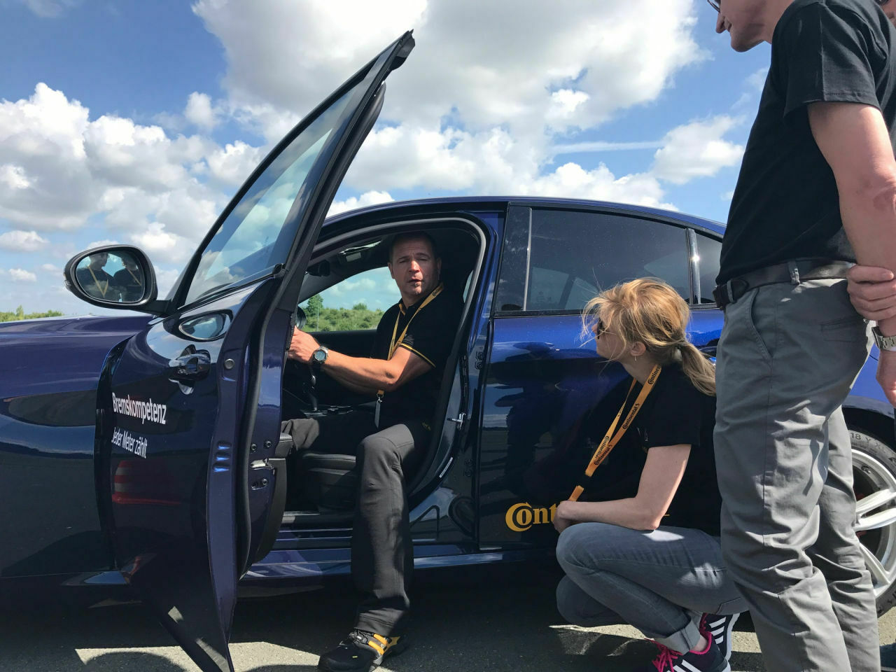 Die Profis geben Tipps, dann dürfen wir selbst ans Steuer