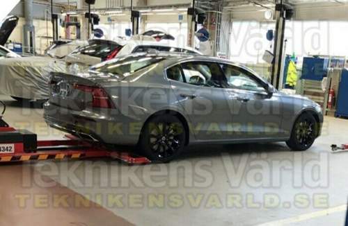 Volvo-s60-2019-700x457