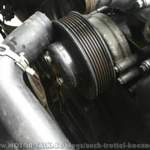 Riemenscheibe auf Wasserpumpe im V